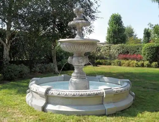Garten Springbrunnen mit Wasserbecken und Löwenkopf